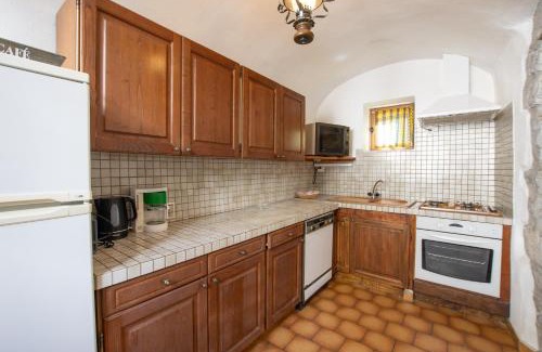 Berrias-et-Casteljau House | Family and Pet-Friendly Retreat at Gite de l'écurie