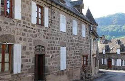 Fontanges Apartment | Pet-Friendly Retreat at GITE DE L ASPRE - Rated 8.4/10