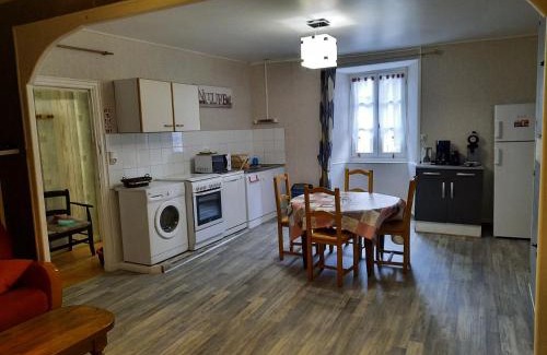 Fontanges Apartment | Pet-Friendly Retreat at GITE DE L ASPRE - Rated 8.4/10