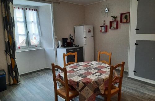 Fontanges Apartment | Pet-Friendly Retreat at GITE DE L ASPRE - Rated 8.4/10