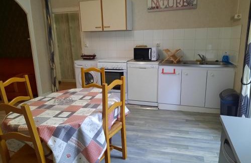 Fontanges Apartment | Pet-Friendly Retreat at GITE DE L ASPRE - Rated 8.4/10