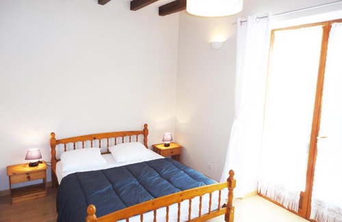 Cere-la-Ronde House | Pet-Friendly Gite De l'Augereau with Oceanfront Views
