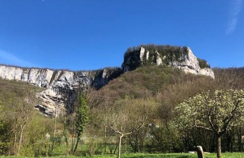 Les Planches-pres-Arbois Apartment | Pet-Friendly Retreat at Gite de la Cascade - Rated 9/10