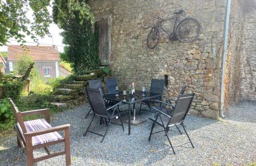 Fursac House | Welcoming Gite de l'Oeil - Family-Friendly Retreat Rated 9.3