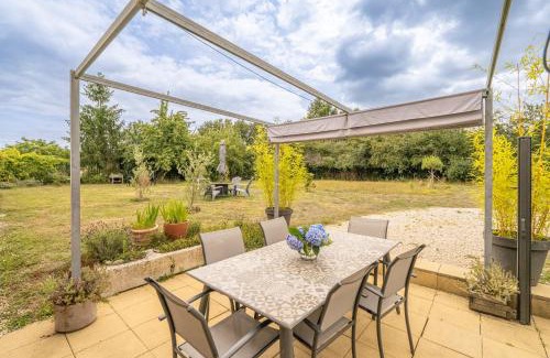 La Reorthe House | Gite de l'olifanière: Family-Friendly Retreat with Pool