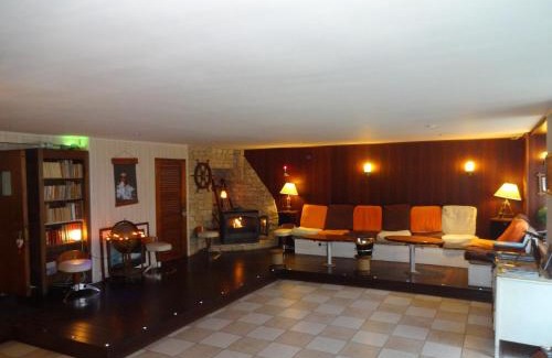 Saint-Pierre-Quiberon House | Oceanfront Gite de la Chaloupe: Rated 8.3/10 by Guests