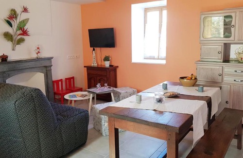Saint-Boil House | Child-Friendly Gite de la Chapelle - Guest Rated 9.7/10