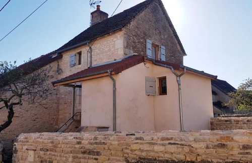 Saint-Boil House | Child-Friendly Gite de la Chapelle - Guest Rated 9.7/10
