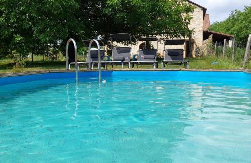 Masclat House | Experience the Gite de la croix de Fénelon with Pool & Pets