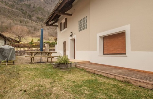 Mercury House | Discover Gite DE LA Dhuy - Family-Friendly Getaway
