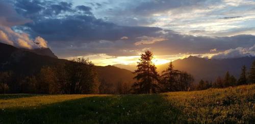 Crots Hotel | Oceanfront Escape at Gite de la Draye with Stunning Views