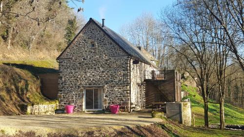Saint-Chamant House | Family-Friendly Retreat at Gite de la Genevrière - 8.6/10