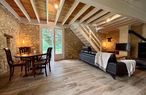 Savignac-de-Duras House | Gite de La Rastelle: Oceanfront Stay with Hot Tub & 9.8 Rating