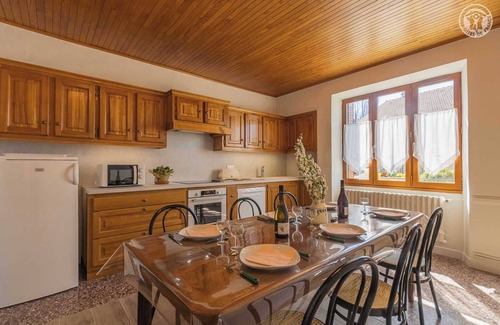 Ruffieux House | Gite de la Roche - Family-Friendly Getaway with Lake Views