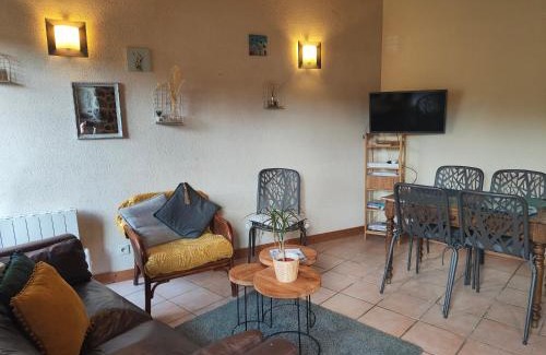 Lanvallay House | Gite De La Tannerie 2: Oceanfront Retreat for Families