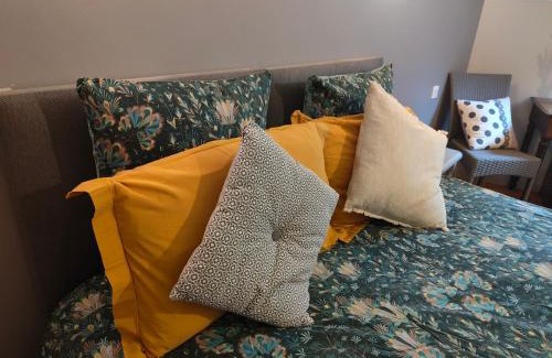 Lanvallay House | Gite De La Tannerie 2: Oceanfront Retreat for Families