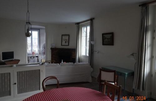 Treuzy-Levelay House | Gite de la Tuilière: Tranquil Retreat in a Protected Hamlet