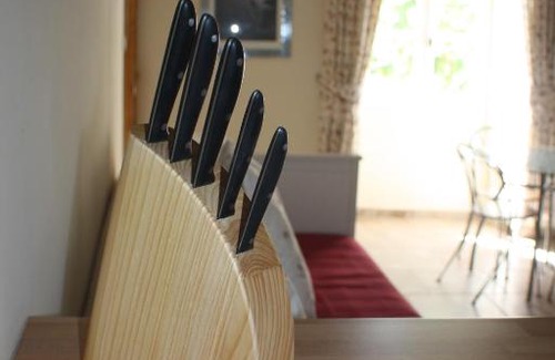 Montolieu Apartment | Charming Gite de Mallast: Enjoy Breakfast & High Guest Ratings