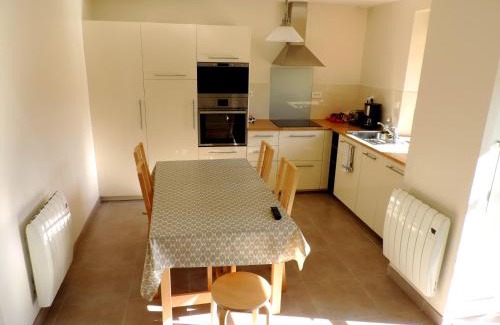 Loyat House | Pet-Friendly Gite de Savker - Rated 10/10 by Guests