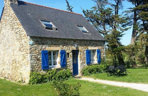 Crozon House | Welcoming Gite de Véroury - Perfect for Families & Pets