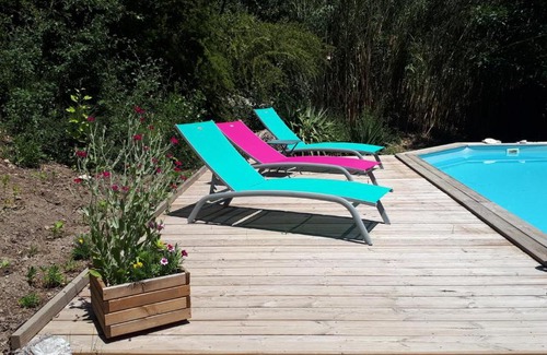 Loriol-du-Comtat House | Oceanfront Gite Dentelles with Pool & High Guest Rating