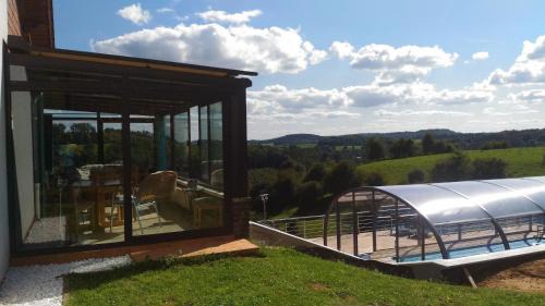Meix-devant-Virton House | Relax at Gite des 3 Bouleaux with Oceanfront Pool Access