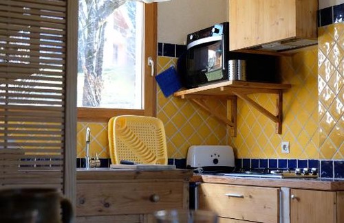 Saint-Martin-d'Uriage Apartment | Cozy Gite des Bonnetts: Family and Pet-Friendly Retreat