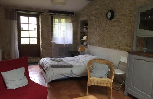 Muron House | Idyllic Gite des Chouettes with Ocean View & Family-Friendly Amenities