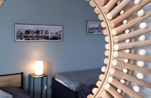 Le Planet House | Family-Friendly Gite des Falaises de Longues for 8 Guests