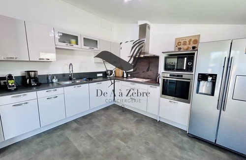 Bourcefranc-le-Chapus House | Relax at House by Ile d'Oléron with Inviting Pool Access
