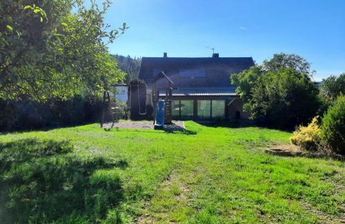 Fraize Villa | Gite des Hauts Jardins: Family & Pet-Friendly Retreat