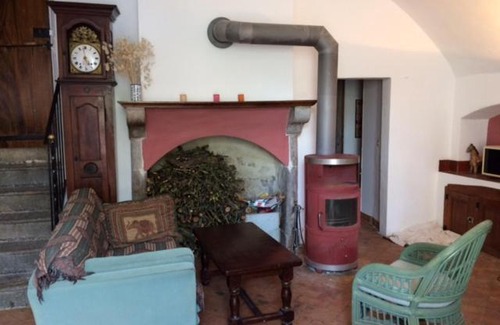 Montmaur-en-Diois House | Cozy Gite des Nals: Pet-Friendly Retreat with Great Reviews