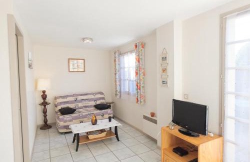 Parentis-en-Born House | Family-Friendly Stays at Gite des Pignons - 9/10 Rated
