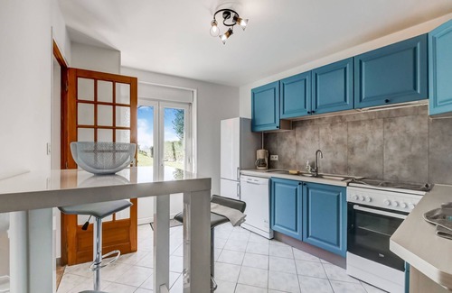 Vains House | Seaside Views at Gîte des Salines - Pet Friendly Retreat