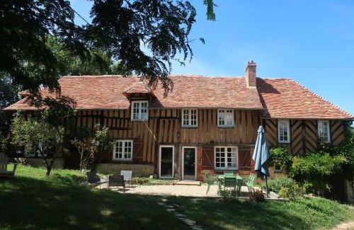 Cambremer House | Pet and Child Friendly Retreat at Gite des Trévignes