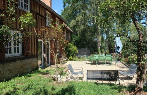 Cambremer House | Pet and Child Friendly Retreat at Gite des Trévignes
