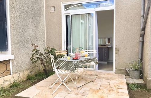 Saint-Pierre-des-Corps House | Quiet Gite with Garden, Ocean View & Top Guest Rating 9.6
