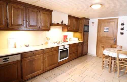 Dienne Cottage | Cozy Gite Dienne: Family-Friendly Retreat with Fireplace