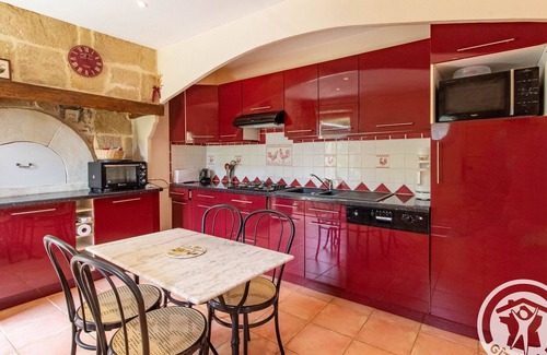 Saint-Georges-sur-Layon Cottage | Cozy Gite Doué-en-Anjou: Ideal for Families and Pets