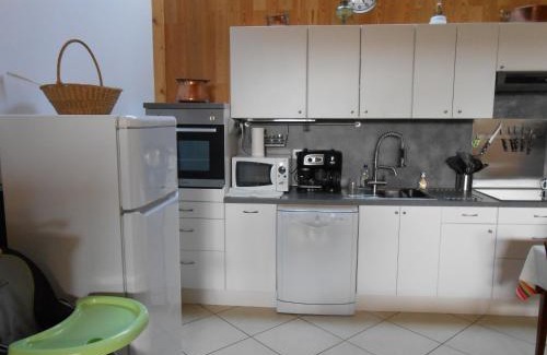 Hotonnes House | Pet-Friendly Gite du Cret with High Guest Ratings