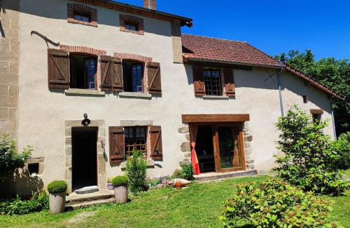 Blessac House | Gite du Dolmen: Oceanfront Retreat with 9.8 Guest Rating