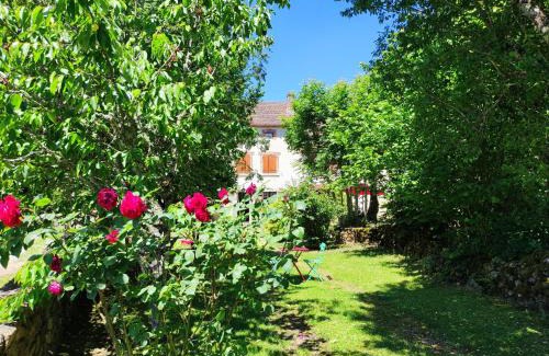 Blessac House | Gite du Dolmen: Oceanfront Retreat with 9.8 Guest Rating
