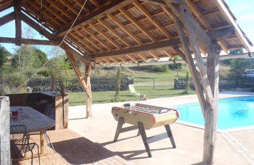 Mostuejouls House | Elegant Gite du Domaine de Bombes: Family-Friendly Retreat