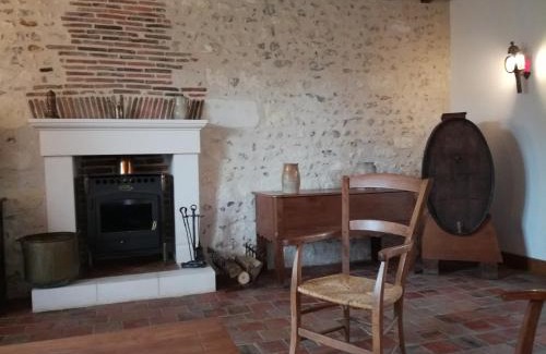 Veuil House | Discover Gite du Haut du Bourg: Pet-Friendly Retreat