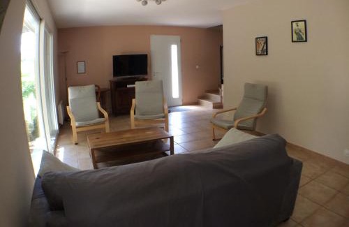 Saint-Genies-de-Comolas House | Gite Du Lavoir: Family-Friendly Retreat with Kitchen