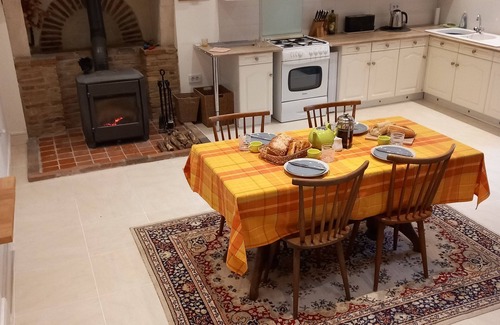 Petosse Cottage | Pet-Friendly Gite Du Lys: Cozy Two-Bedroom Cottage Retreat