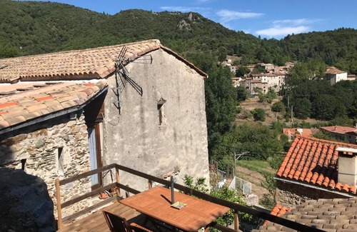 Breau-et-Salagosse House | Family-Friendly Gite du mas de Sarrot with Pet Perks
