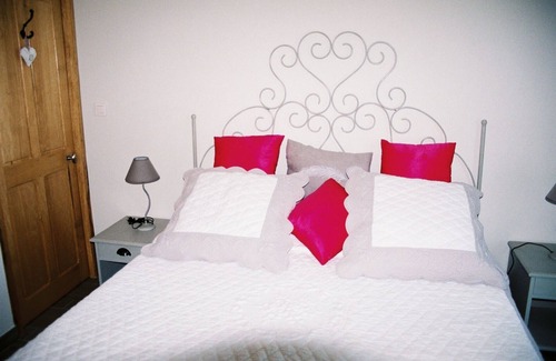 Eygalieres Other | Unforgettable Gite du Mas: Spa and Family-Friendly Retreat