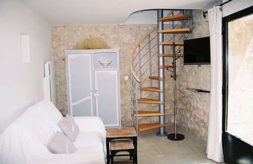 Eygalieres Other | Unforgettable Gite du Mas: Spa and Family-Friendly Retreat