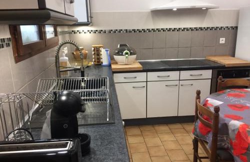 Lesparre-Medoc House | GITE DU MEDOC: Private Boat Tours & Guided Visits Await